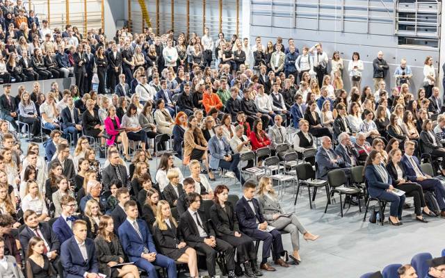 Wykształcenie Małopolan. Statystycznie kobiety są lepiej wykształcone od mężczyzn. W których powiatach najwięcej osób kończy studia?