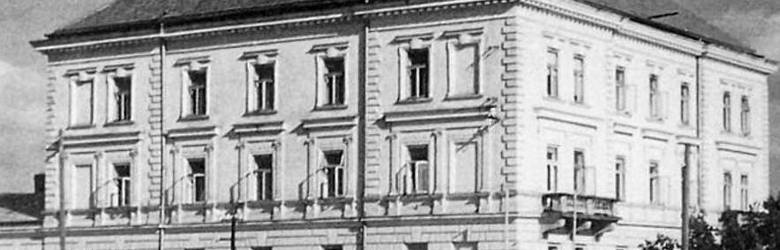 Siedziba Powiatowego Urzędu Bezpieczeństwa Publicznego w Sanoku, miejsce zamachu na Tadeusza Sieradzkiego.