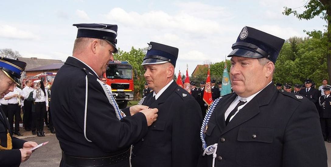Przy okazji uroczystości medale za zasługi pożarnicze odebrali ochotnicy Michał Lurka i Wiesław Jarząb.