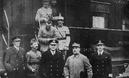 Wagony Orient Expressu były świadkiem wielu ważnych dla historii wydarzeń. Mimo że kursowanie pociągu zostało zawieszone na okres obu wojen światowych,