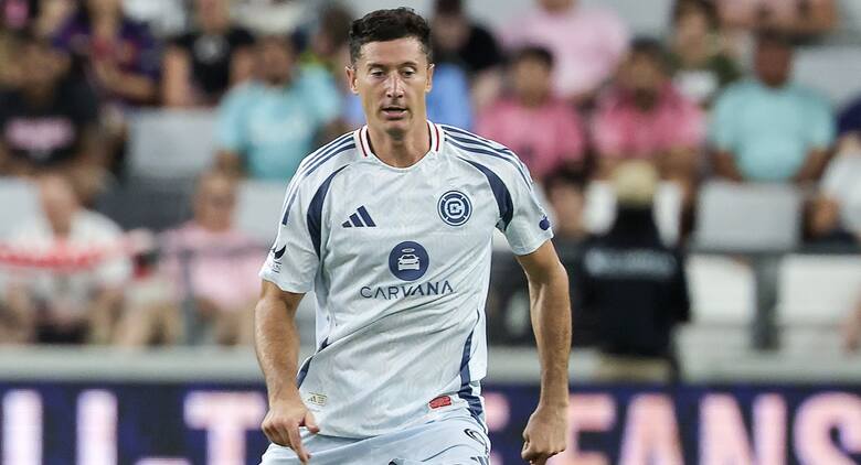 Lewandowski odrzucił propozycję opiewającą na 100 mln euro. Zahavi odsłania kulisy transferu Polaka