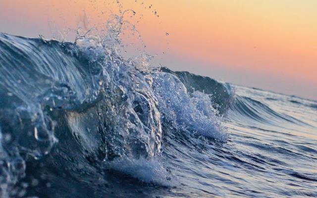 Temperatury w oceanach osiągnęły kolejny historyczny rekord w minionym roku. Cieplejsza planeta to cieplejsze oceany