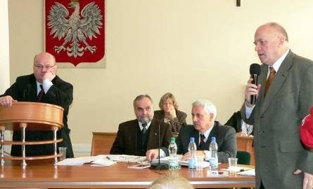 Były kandydat na prezydenta i obecny radny Janusz Kotulski (z prawej) ostro skrytykował propozycję prezydenta Andrzeja Szlęzaka