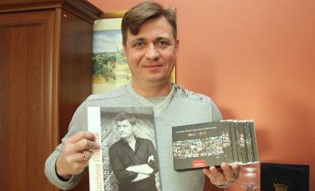 Dary na licytację przekazał także poseł Sławomir Kopyciński. Pierwszym z nich jest książka kucharska autorstwa Janusza Palikota, a drugim czteropłytowy