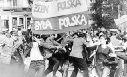 Tak obecni stateczni ojcowie i matki walczyli o dzisiejszy kształt Polski. Czy wywalczyli, to już osobna sprawa.