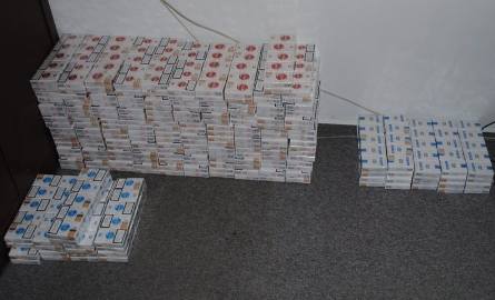 2,5 tysiąca paczek papierosów w bagażniku (zdjęcia)