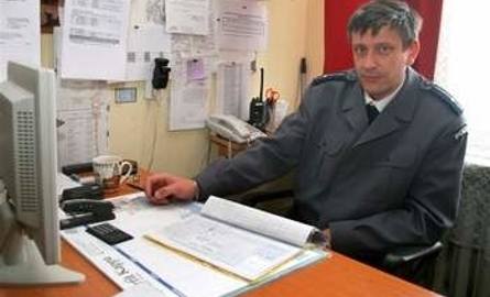 - Przynajmniej raz w roku służba przypada mi w któreś święta - mówi młodszy aspirant Andrzej Lewicki z Wydziału Ruchu Drogowego Komendy Miejskiej Policji