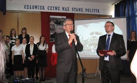 W imieniu parlamentarzystów dziękował za zaproszenie na uroczystość senator Stanisław Karczewski.