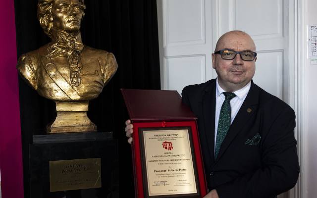Robert Pletnia laureatem Nagrody im. Słowikowskiego za wybitne osiągnięcia w nauczaniu historii