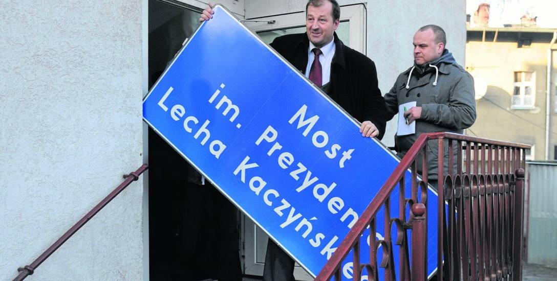 Trzy lata temu radny Bogdan Dzakanowski walczył o nazwę dla mostu na Trasie Uniwersyteckiej upamiętniającą prezydenta Lecha Kaczyńskiego. Czy jego imię