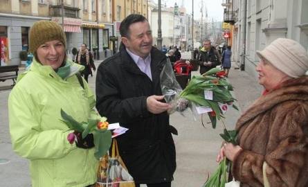 Tulipana od Jana Gierady otrzymały między innymi Grażyna Rogoza i Barbara Kałuża.