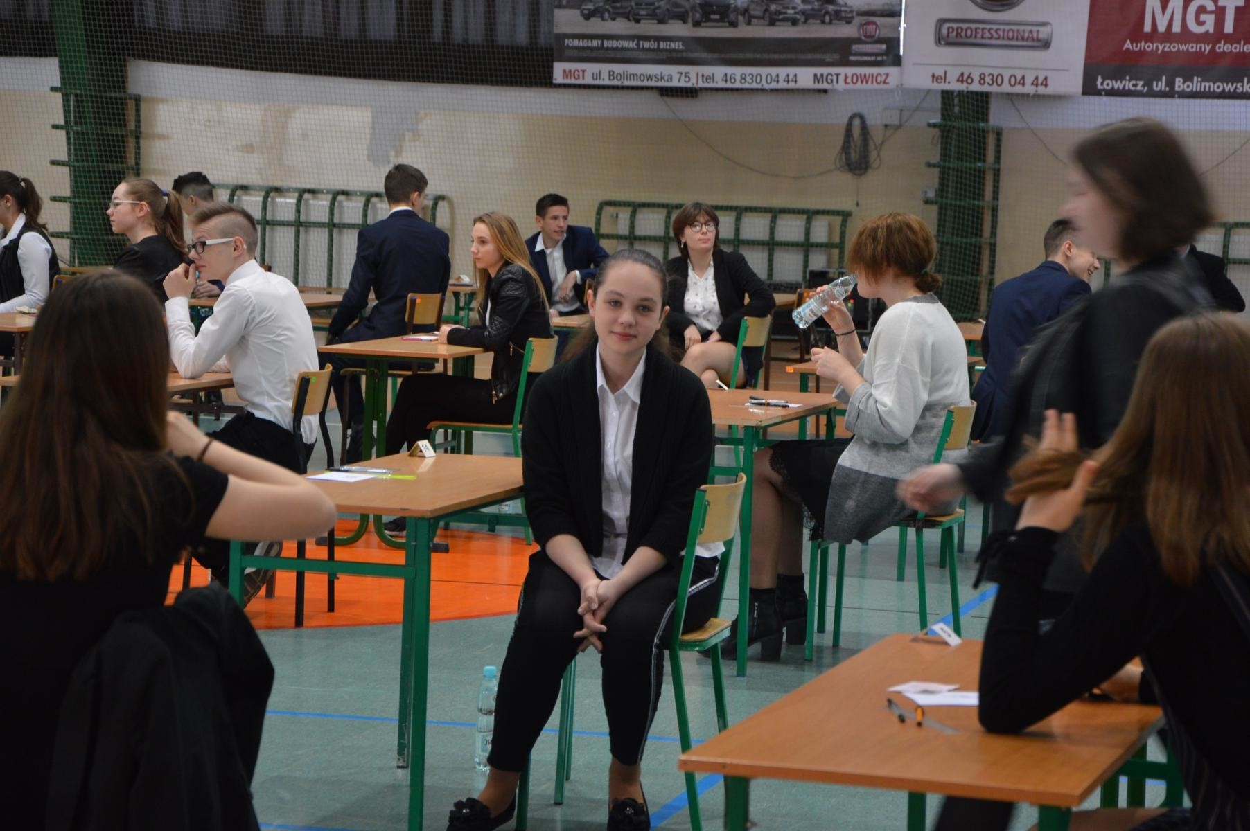 Egzamin z matematyki uczniów SP nr 2 w Łowiczu [ZDJĘCIA] - tygodnikits.pl