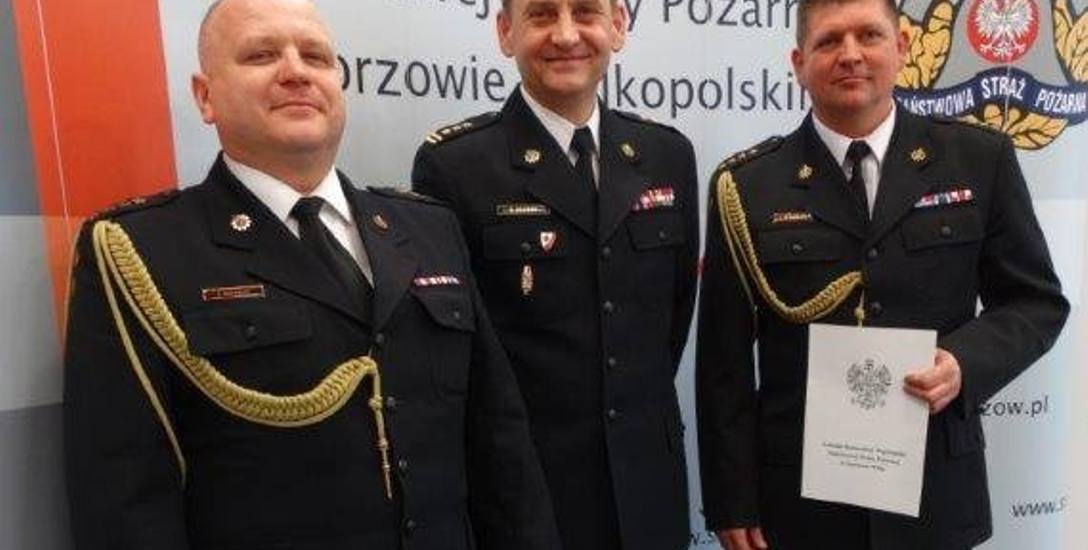 Czesław Młynarczyk (po prawej) pracuje w straży pożarnej od 1987 roku. W miniony piątek został pełniącym obowiązki komendanta.