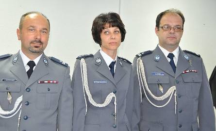 Na najwyższe stopnie - podinspektorów policji awansowali Dariusz Kęsik i Jacek Krzepkowski, oraz na  nadkomisarza policji – Małgorzata Stępień – Kęs