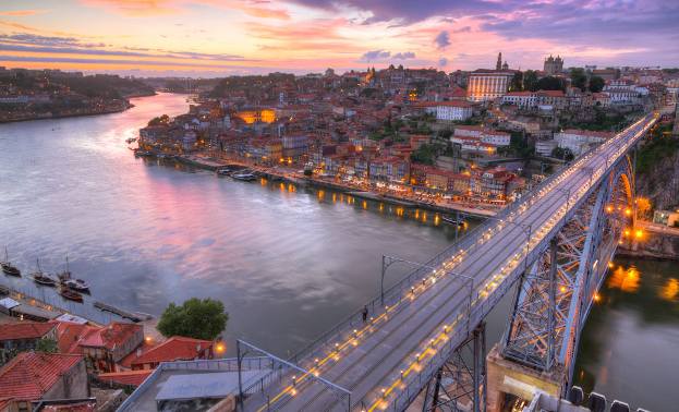 Symbol miasta Porto - dwukondygnacyjny most Ponte Dom Luís I