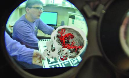 Tak wygląda trójwymiarowa wizualizacja czaszki widziana przez wirtualny hełm.
