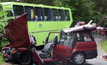 - 22 czerwca - zderzenie opla z autobusem PKS. Dwie ofiary śmiertelne.