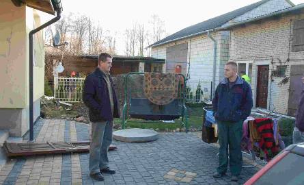 Marcinowi Piskale (z lewej) od razu z pomocą przyszli współpracownicy i sąsiedzi.