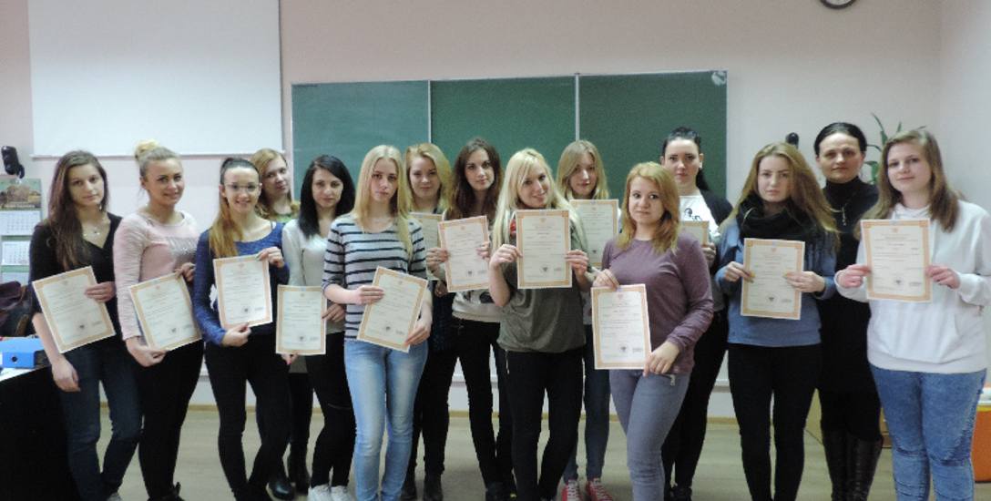 Uczniowie Zespołu Szkół Tekstylno-Handlowych doskonale zdali egzaminy zawodowe. Teraz czekają ich matury.