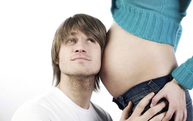 Badanie męskiej płodności finansowane przez NFZ. Poradnik małopolskiego NFZ