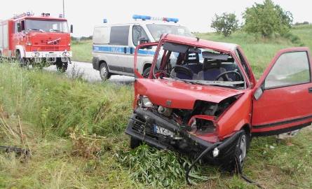 Wypadek w gminie Piekoszów. Cinquecento wypadł z drogi