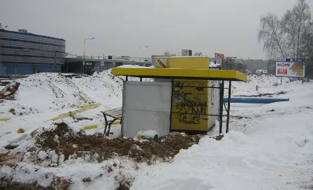 Karygodne marnotrawstwo! Niszczeją wiaty przystankowe w Kielcach