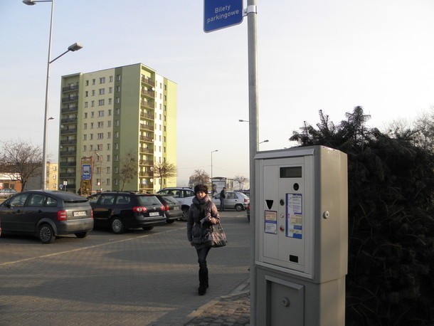 Dwaj strażnicy miejscy z Wodzisławia Śląskiego ukradli pieniądze z parkomatów. Okazali się nimi dwaj doświadczeni funkcjonariusze. Jeden służył w straży