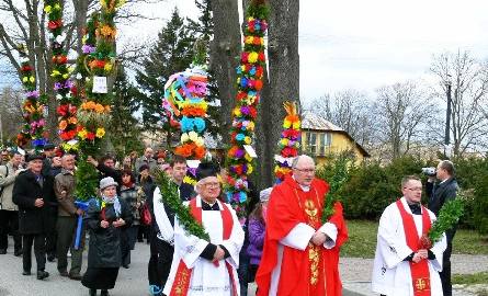 Podobnie jak rok temu, wielkie palmy zostaną zaprezentowane w procesji wokół kościoła w Krynkach