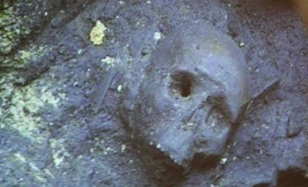 Fragment wykopalisk -  wczesnośredniowieczny cmentarz