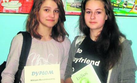 Nagrodzone w konkursie uczennice ze szkoły w Olesznie.