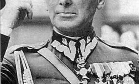 Podczas wojny polsko-bolszewickiej 1920 roku Rydz-Śmigły zdobył m. in. Kijów. Był kluczowym dowódcą Frontu Południowo-Wschodniego