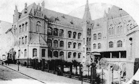 Szkoła Otto-Knabenmittelschule w czasach świetności.