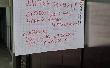 Włamywacze chwytają za klamki i oznaczają mieszkania w Katowicach.