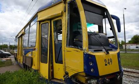 Kolizja tramwaju i ciężarówki na Szosie Bydgoskiej.
