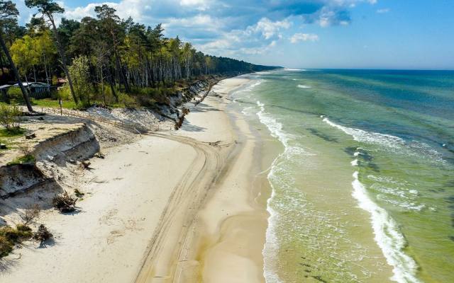 Najbardziej niesamowite plaże w Polsce: 7 rekordów. Która jest najdłuższa, a która najszersza? Za co Polacy trafili do Księgi Guinnessa?