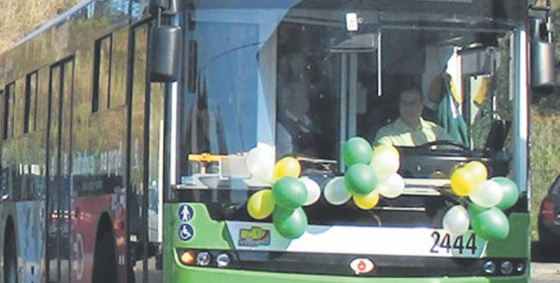 Brak wygląda autobus Ursusa, który w ramach testów jeździł po Zielonej Górze. Może on zabrać do 82 pasażerów