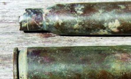 Jedne z licznych łusek od karabinów wielkokalibrowych z okresu II wojny światowej. U góry: kaliber 12,7 mm, na dole: 14,5 mm.