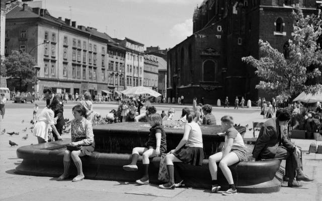 Niezwykły Kraków lat 60. Magiczna podróż w czasie. Tak wyglądało miasto ponad 60 lat temu! Zobaczcie te zdjęcia!