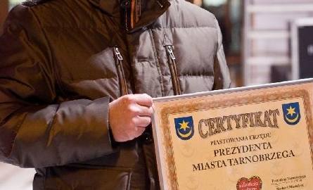 Arkadiusz Woźniak, lokalny przedsiębiorca wylicytował za 450 złotych możliwość jednodniowego zasiadania w gabinecie prezydenta Tarnobrzega.