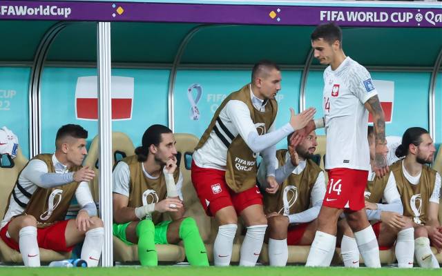 10 sekund na zmianę i czerwone kartki za zasłanianie ust. Nowe zasady na mundialu
