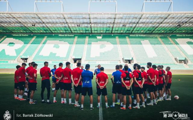 Piłkarze Wisły Kraków trenowali na Allianz Stadion. W czwartek zagrają tutaj z Rapidem Wiedeń