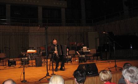 Bałkańskie melodie ludowe zaprezentował Eneasz Kubit,
