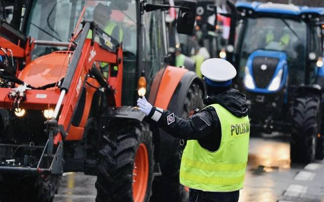 Wielkopolska policja ostrzega kierowców przed środowym protestem rolników. Te miejsca lepiej omijać szerokim łukiem!