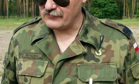 Generał brygady Włodzimierz Potasiński, dowódca 25 Brygady Kawalerii Powietrznej.