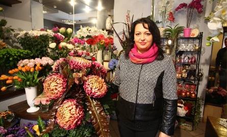 - Wciąż zainteresowaniem klientów cieszą się wiązanki z chryzantemami -mówi Edyta Oleś, właścicielka Salonu Kwiatów Ellite w Radomiu.