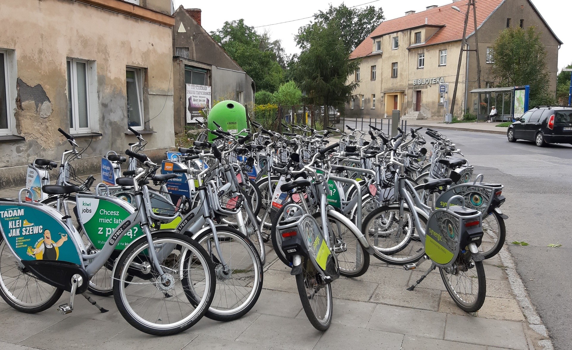 110 rowerów na jednej stacji... Gdzie indziej - wieczne ...