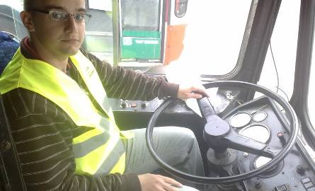 Do kierownicy w jelczu M11 przymierzył się także szef stowarzyszenia miłośników Paweł Kamyszek.