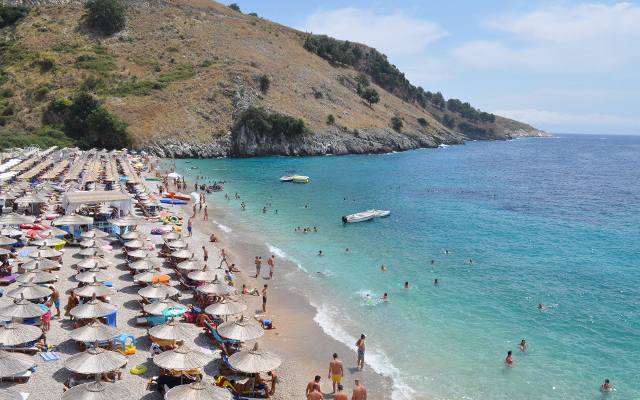 9 najlepszych pamiątek z Albanii. Przedmioty, które warto kupić podczas wakacji i obdarować nimi bliskich