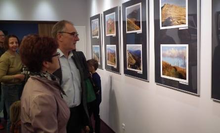 Na wystawie można zobaczyć Bieszczady w pełnej palecie jesiennych barw.