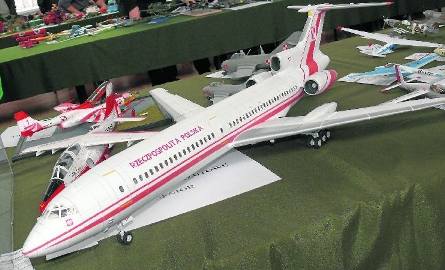 Jednym z eksponatów był odrzutowy samolot pasażerski Tu-154, w wersji rządowej, jakie do niedawna obsługiwały naszych polityków.
